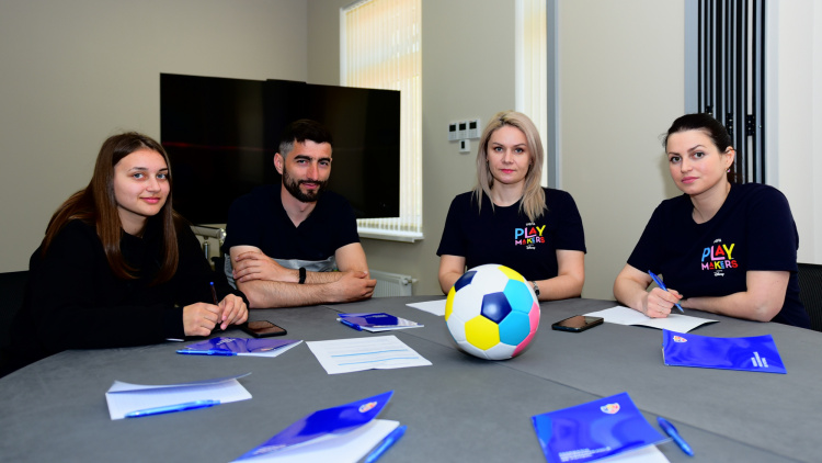 UEFA Playmakers. Politica de protecție a copilului în fotbal