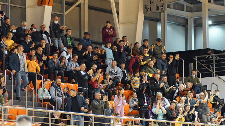 Unde mergem în weekend să privim fotbal